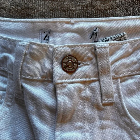 ZARA NWOT White High Rise Flare Jeans with Distressed Split Hem - Size 0 - Picture 9 of 14